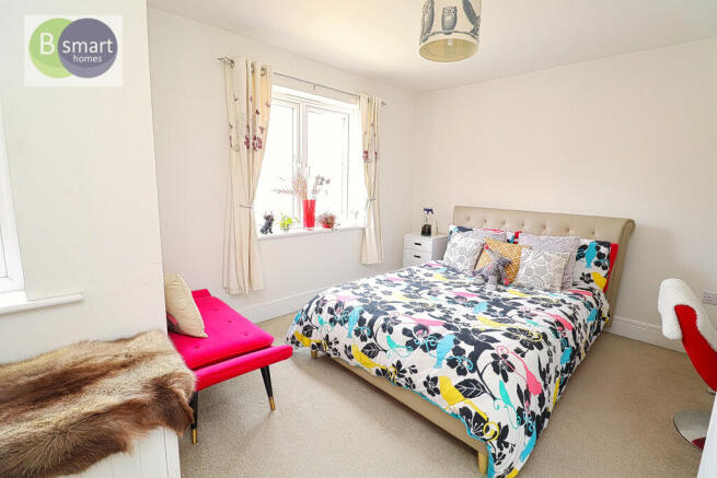 4 bed Semi-Detached for sale Image 11