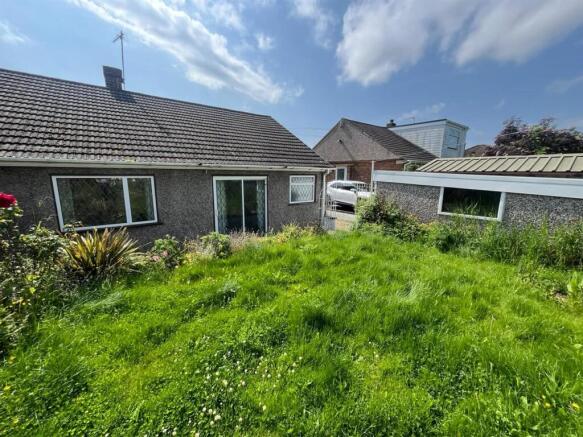 2 bed Semi-Detached Bungalow for sale Image 11