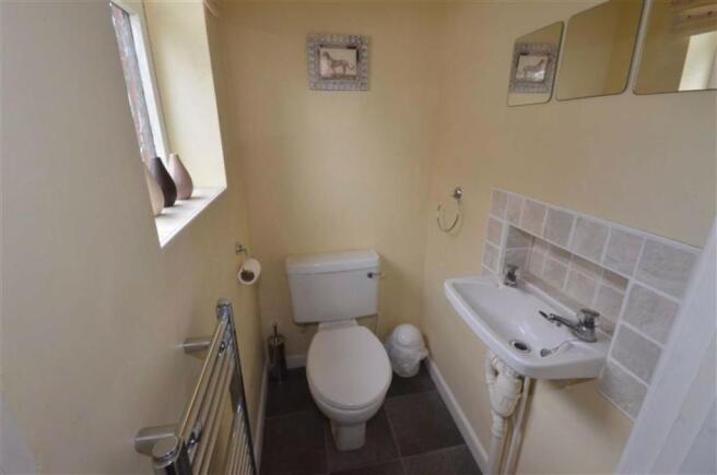 GROUND FLOOR W.C