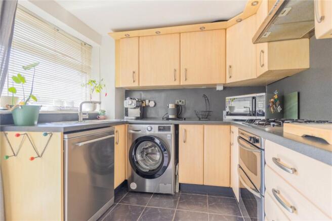 4 bed Semi-Detached for sale Image 5