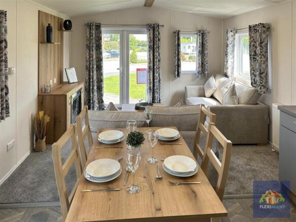 Kitchen/Living Area
