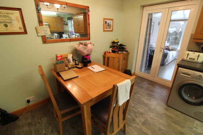 3 bed Semi-Detached for sale Image 4