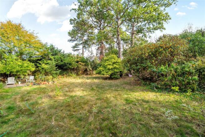 Midway, Walton-On-Thames, KT12 photo 2