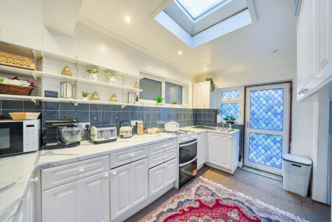 1400904-9-696e453...