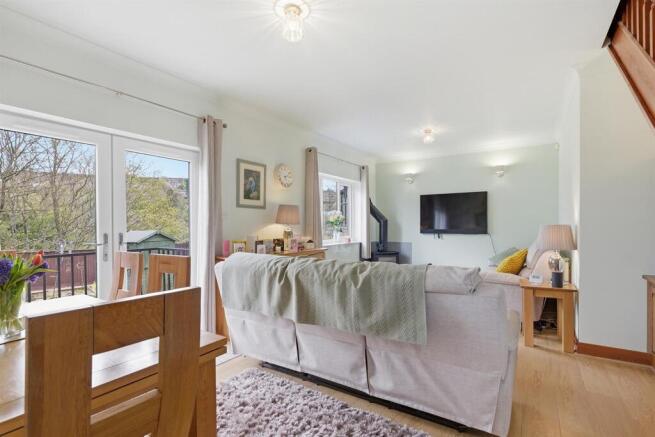 3 bed Semi-Detached for sale Image 8