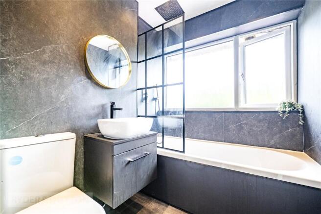 3 bed Terraced for sale Image 12
