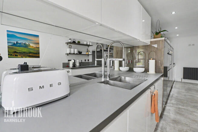 3 bed Detached for sale Image 11