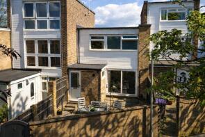 12, Gwynns Walk, Hertford SG13 8AD