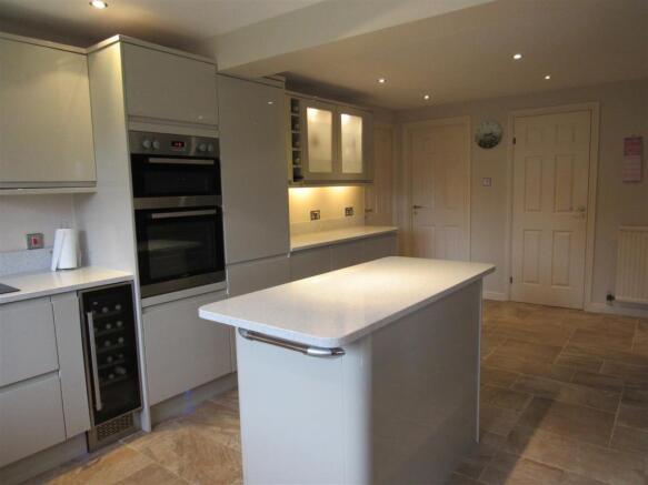 Open Plan Living Breakfast Kitchen