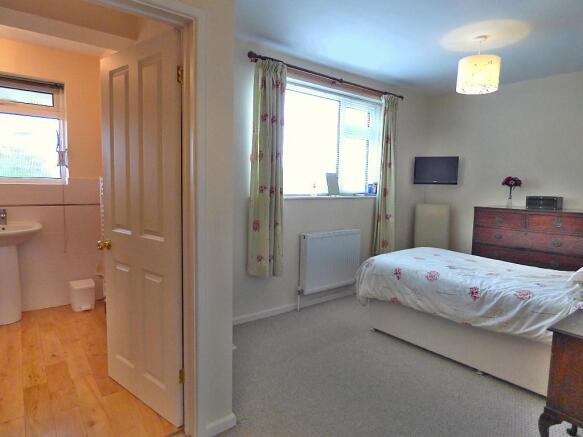 Bedroom and en-suite