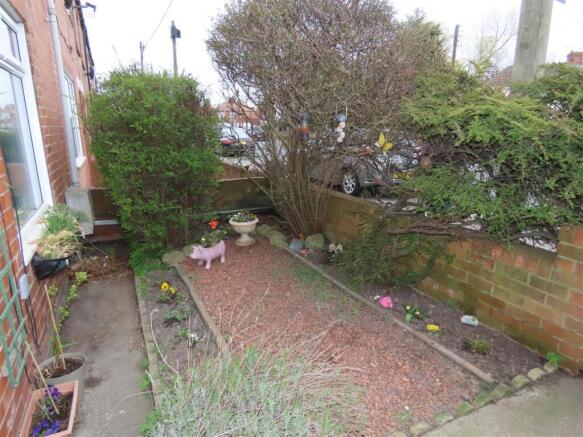 FRONT GARDEN