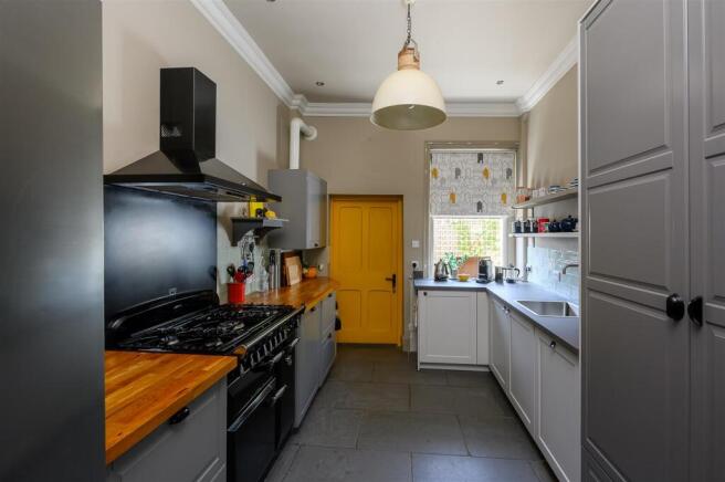 3 bed House for sale Image 6