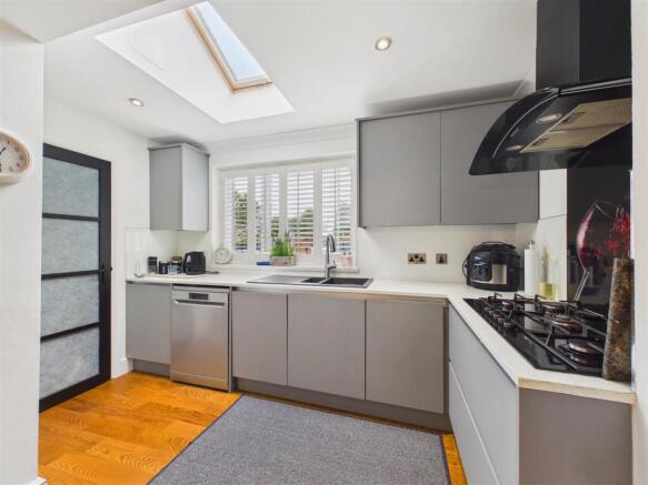 3 bed Semi-Detached for sale Image 7