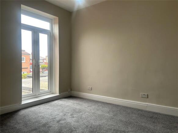 3 bed Apartment for sale Image 9