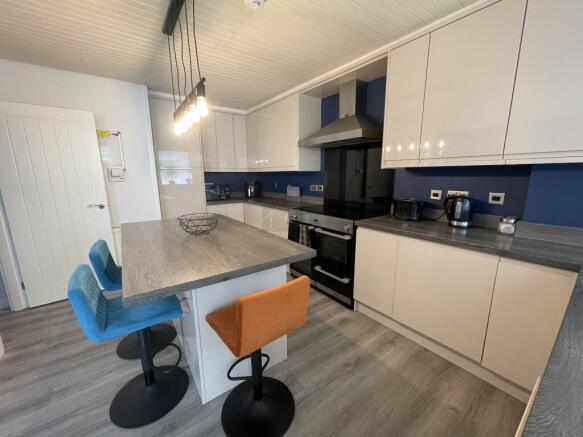 Kitchen b.JPG