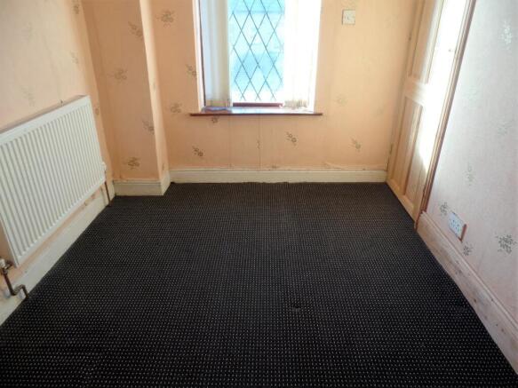 3 bed Terraced to rent Image 9