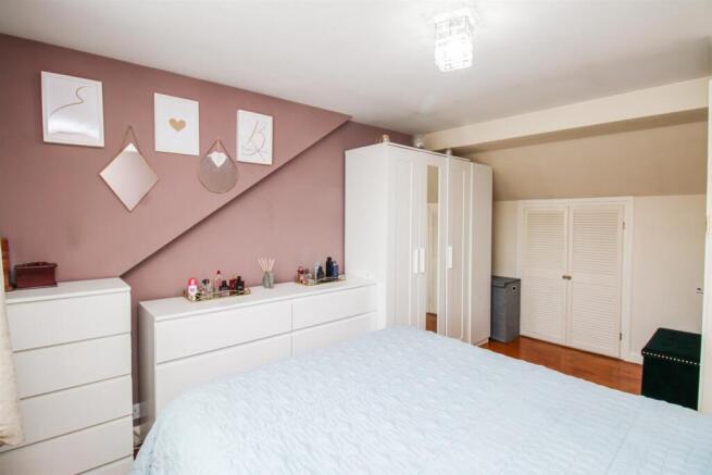 3 bed Semi-Detached Bungalow for sale Image 11