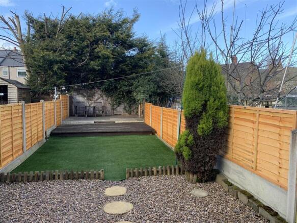 2 bed Terraced to rent Image 10