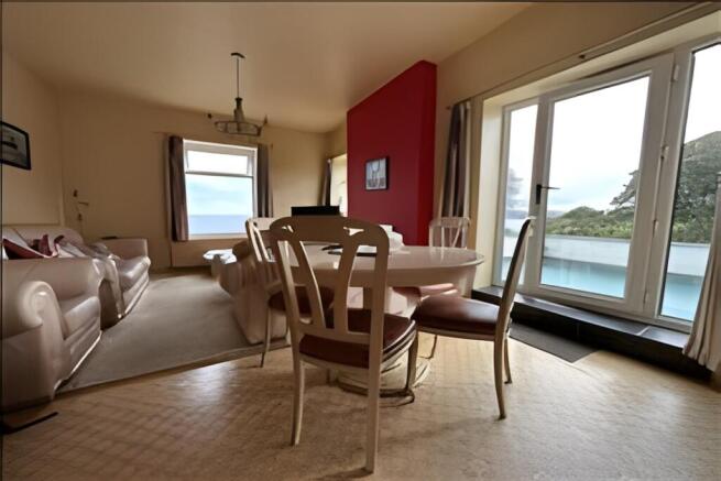 3 bed Flat for sale Image 9
