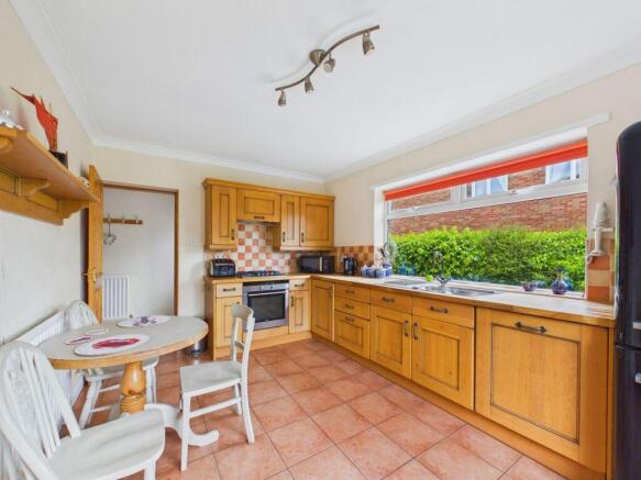 4 bed Detached for sale Image 6