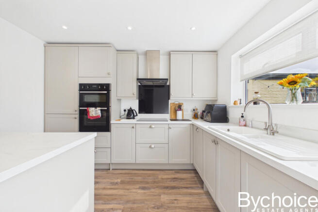 CAM05454G0-PR0137-STILL022