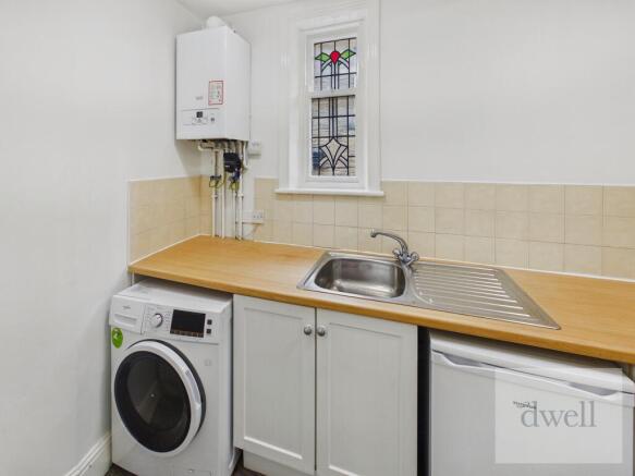 2 bed Flat to rent Image 4