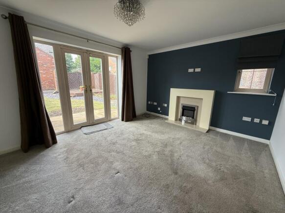 2 bed House to rent Image 6