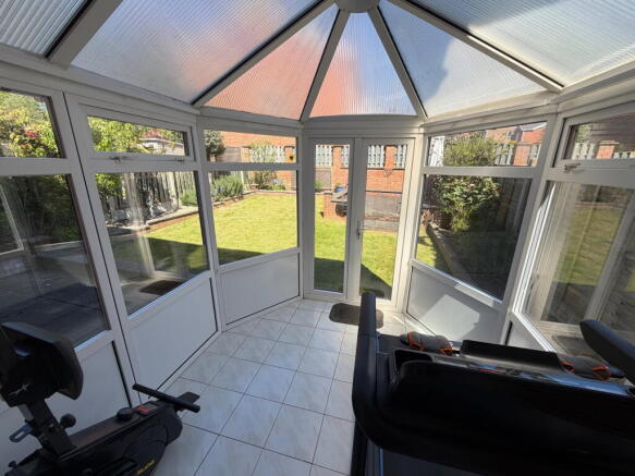 4 bed Detached for sale Image 8