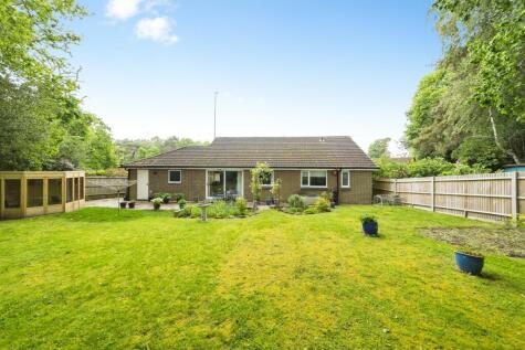 Spring Gardens, Copthorne, Crawley