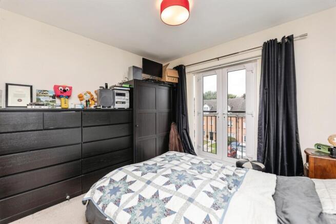 2 bed Apartment for sale Image 5
