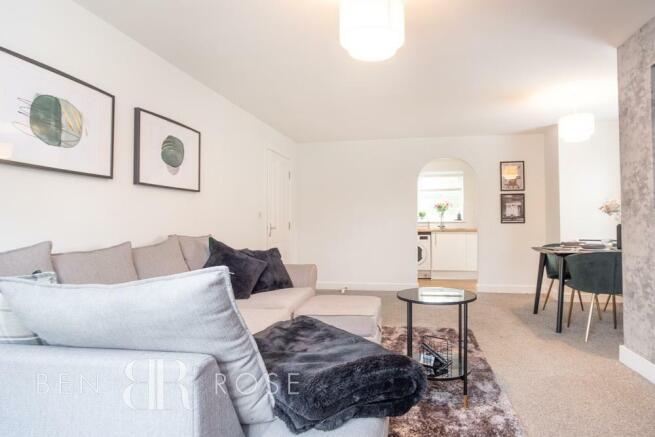 Lounge/Dining Room