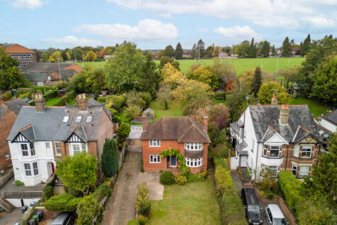 Amersham Road, High Wycombe, Buckinghamshire, HP13