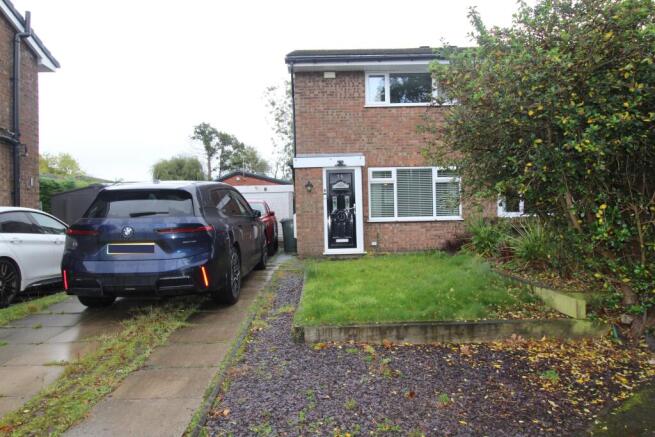 2-bed semi-detached on Cunnery Meadow, Clayton-le-woods, Lancashire, £190,000