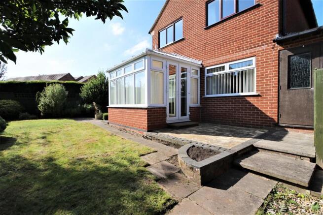 ENCLOSED REAR GARDEN