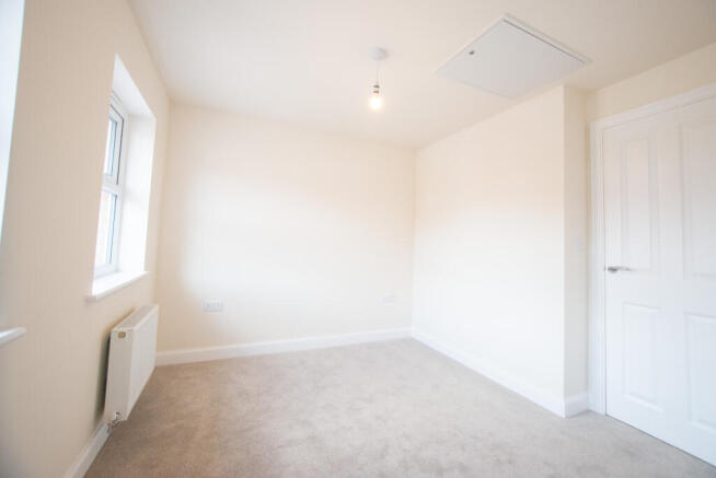 2 bed Semi-Detached to rent Image 9