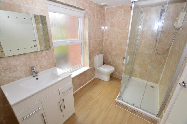 2 bed Apartment to rent Image 6