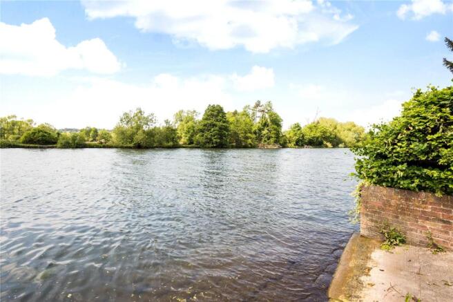 Thames Mooring