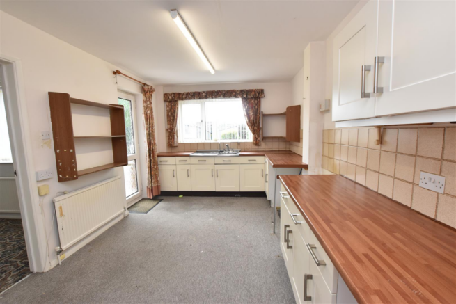KITCHEN/BREAKFAST ROOM