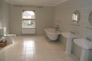 En-Suite Bathroom