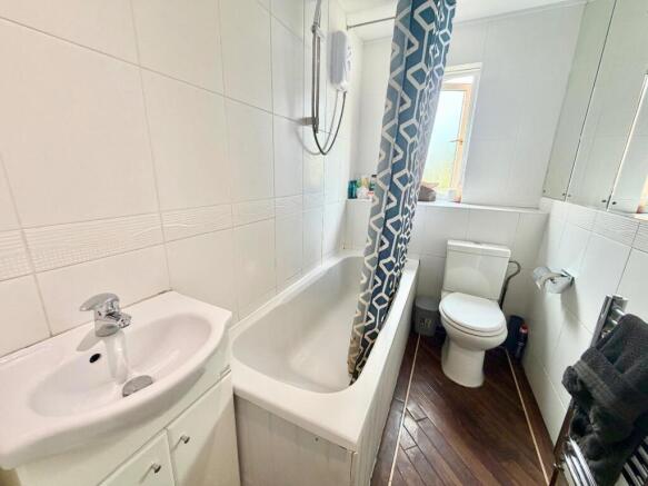 3 bed Semi-Detached for sale Image 12