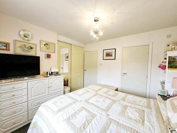 3 bed Detached Bungalow for sale Image 11