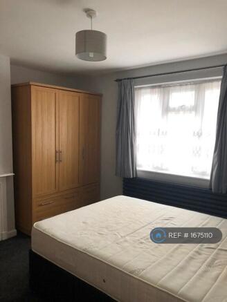 Large Double Bedroom £950 Plus Private Office