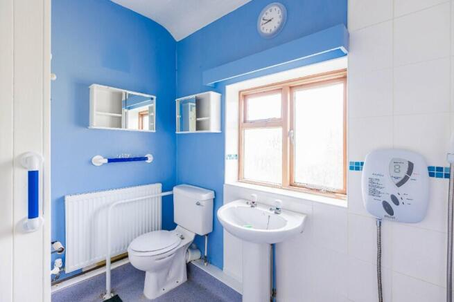 Family Bathroom 