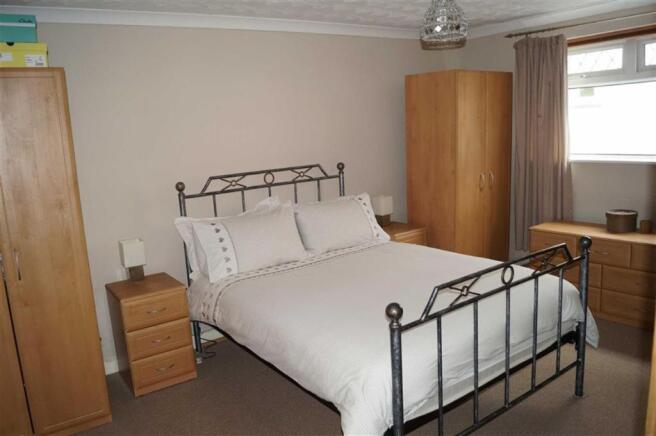 BEDROOM 2 (REAR)