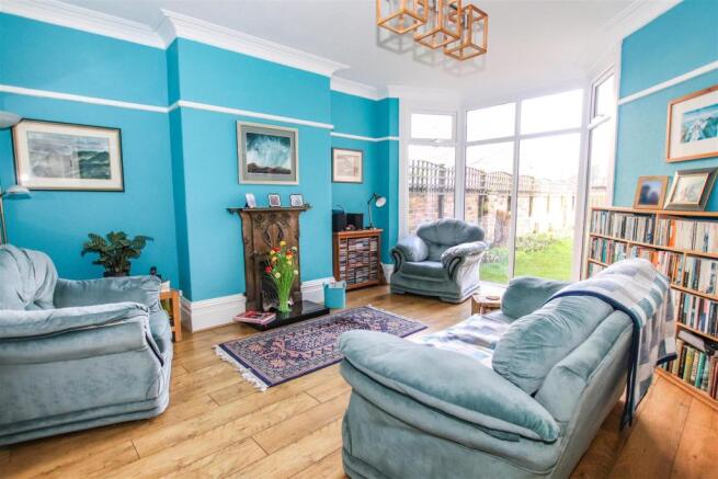 SITTING ROOM