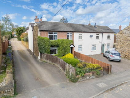 High Street, Broughton NN14