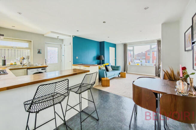 3 bed Semi-Detached for sale Image 8