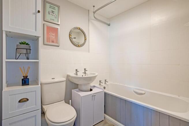 2 bed Apartment for sale Image 9