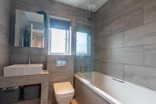 3 bed Terraced for sale Image 11