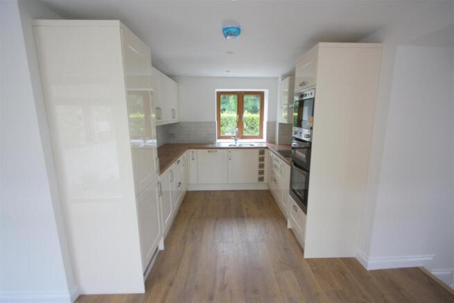 1 Lower Barn Court Kitchen